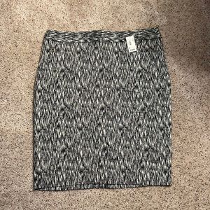 Limited skirt NWT 10